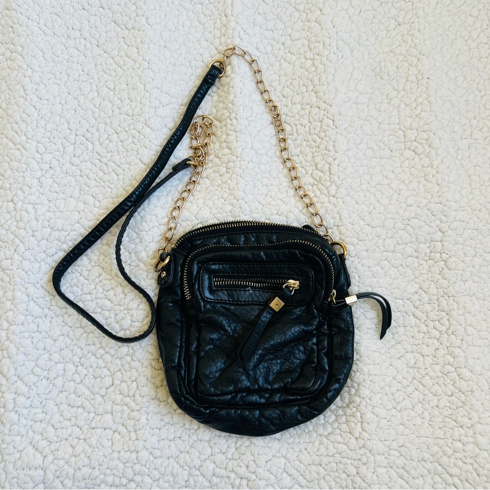Women’s black cross bag